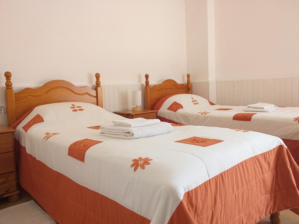 Bed and Breakfast Ancienne Ecole Cazaux-Villecomtal Екстер'єр фото