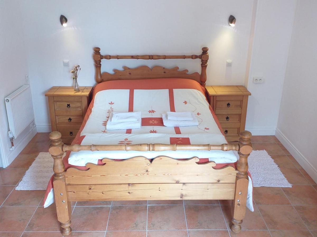 Bed and Breakfast Ancienne Ecole Cazaux-Villecomtal Екстер'єр фото