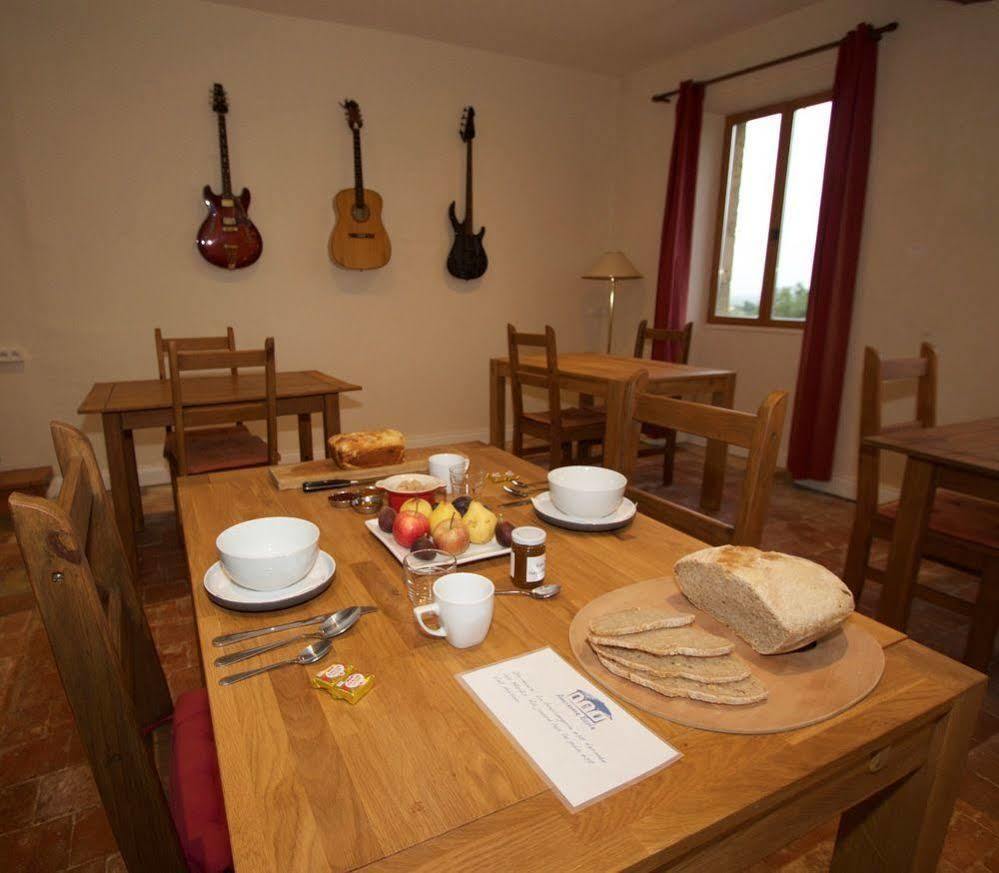 Bed and Breakfast Ancienne Ecole Cazaux-Villecomtal Екстер'єр фото